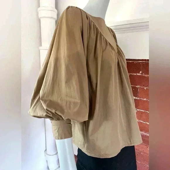 Future Primitive Balloon Sleeve  Blouse in Khaki Sustainable - Picture 6 of 13